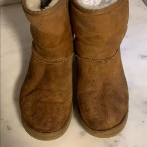 Size 8 tan short ugg boots-